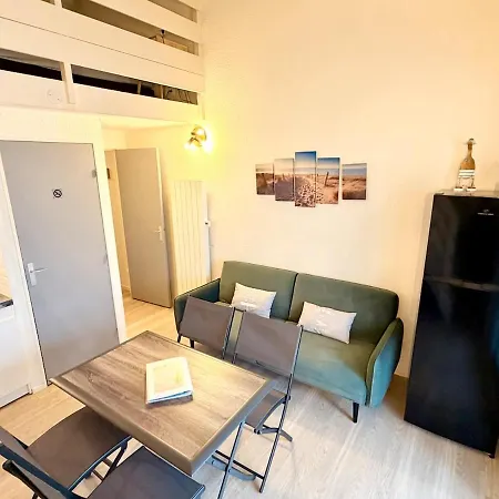 A 100m De La Apartment
