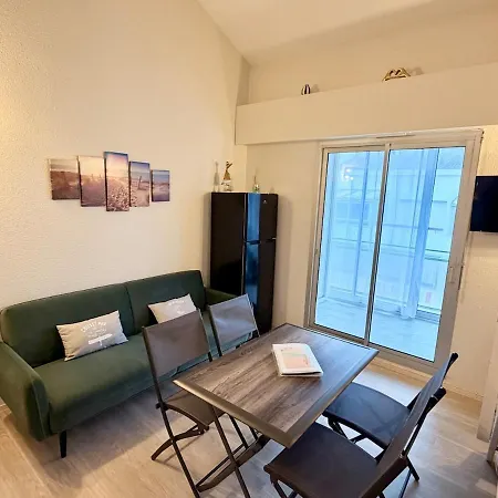 A 100m De La Apartment
