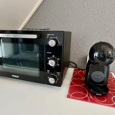 A 100m De La Apartment *
