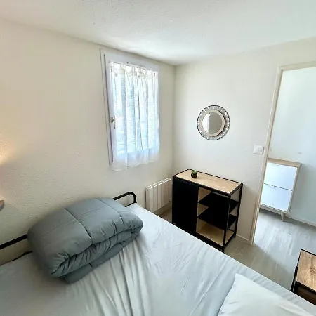 A 100m De La Apartment *
